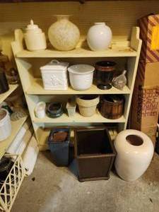 lot 703 image: Planters and Vases