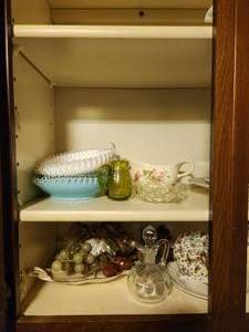 lot 706 image: China, Decor and More