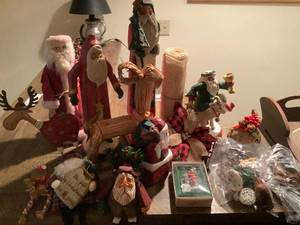 lot 726 image: Holiday Decor 2