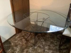 lot 206 image: Round Glass Top Table