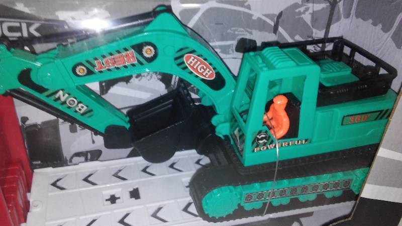 lot 701 image: Friction Trailer Truck with Excavator Truck