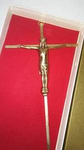 lot 41 image: Christian Cross In Gift Box.
