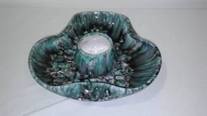 lot 60 image: Italian Chip And Dip Pottery. Gorgeous 10 X 11.