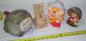lot 82 image: Piggy Banks- (4)