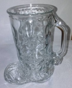 lot 89 image: Vintage Boot Glasses (5)