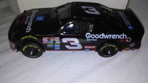 lot 163 image: NASCAR Dale Earnhardt #3 Clock Radio.