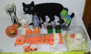 lot 172 image: Halloween, Candles