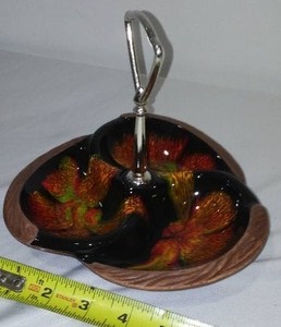 lot 194 image: Vintage California Pottery USA 618 Divided Dish