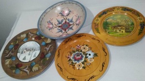 lot 200 image: Vintage Wood Trays and Bowl, Rosemaling (4).