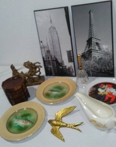 lot 278 image: Decor And More.