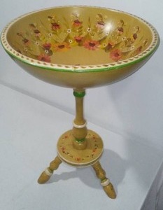 lot 286 image: Elevated Yarn Basket Table.