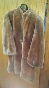 lot 327 image: Womens Fur Look Coat.