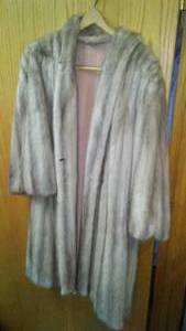 lot 328 image: Womens Fur Coat, Dorothy E., Excellent.