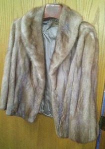 lot 331 image: Womens Fur Jacket.