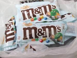 lot 75 image: 12- 1.35 oz pks Cookie M&Ms...