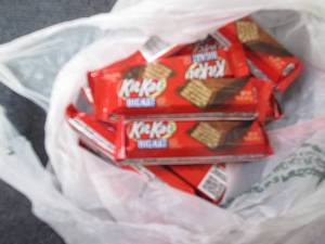 lot 76 image: 12-1.5 oz KitKat Big Kat...