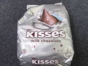 lot 78 image: 35.8 oz Bag Hersheys Kisses...