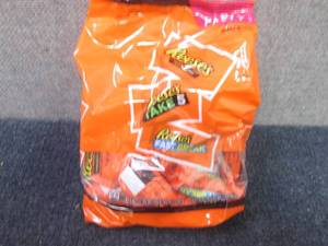 lot 84 image: 32.06 oz Assorted Reeses Snack Siz...
