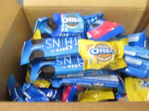 lot 108 image: 56 ct Small Pks Assorted Oreo Cooki...
