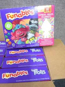 lot 123 image: 4- 8 oz( 10 pouches) Boxes Trolls F...