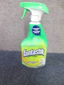 lot 155 image: 7- 32 oz Fantastik MultiSurface Cle...