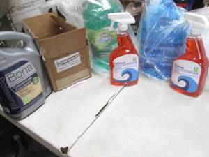 lot 167 image: Assorted Cleaning & Janitorial Item...