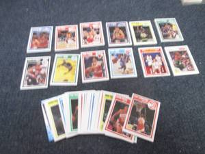 lot 259 image: Assorted 1989 Fleer Basketball Card...