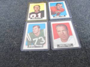 lot 265 image: 4- Topps Vintage Football Cards...