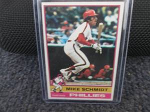 lot 268 image: 1976 Topps Mike Schmidt Card...