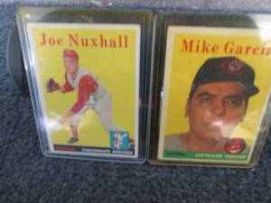 lot 279 image: Vintage Topps Baseball Cards...