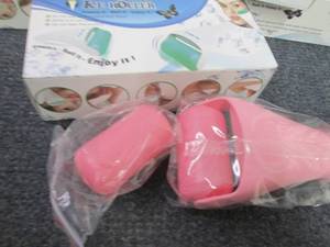 lot 317 image: 4 Sets Ice Rollers with Extra Rolle...