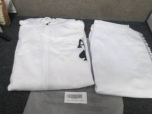 lot 338 image: Mens XL Sports Suit...
