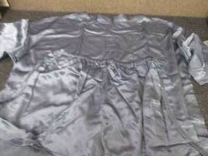 lot 381 image: Ladies XL Silk PJ Shorts Set...