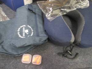 lot 419 image: Urnexttour Travel Set- Neck Pillow,...
