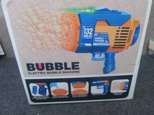 lot 420 image: Bubble Machine...