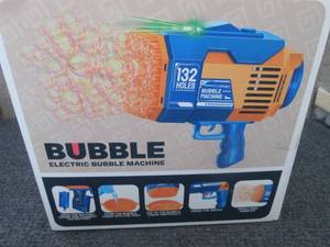 lot 421 image: Bubble Machine...