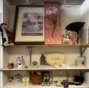 lot 1 image: Misc. Household Items Some Vintage