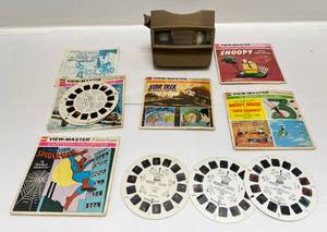 lot 36 image: Vintage View-Master With View-Master Reels Including Scooby Doo, Spiderman, Star Trek & More
