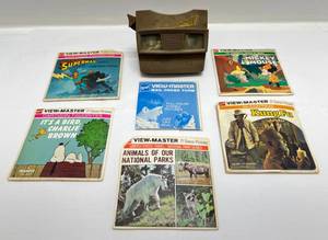 lot 37 image: Vintage View-Master With View-Master Reels Including ET , Star Trek, Mickey Mouse & More