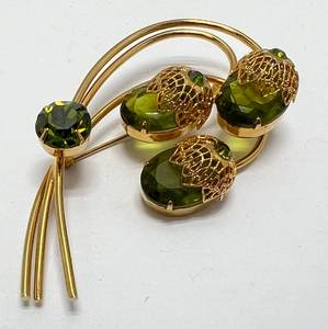 lot 59 image: Vintage Sarah Coventry Touch Of Elegance Brooch