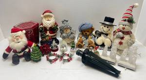 lot 121 image: Misc. Christmas Items