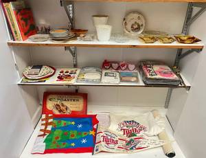 lot 125 image: Misc. Household Items & More (Some Vintage)