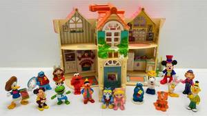 lot 157 image: Misc. Vintage Toys