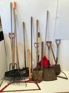 lot 208 image: Group Of Yard Tools
