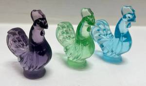 lot 217 image: Fenton Glass Roosters 2 34