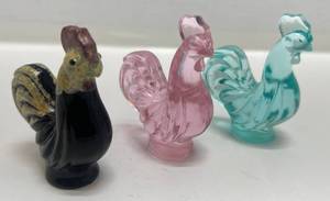 lot 218 image: Fenton Glass Roosters 2 34 (One Signed)