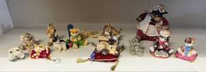 lot 228 image: Misc. Kitten Collectibles