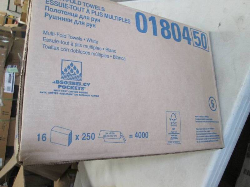 lot 72 image: Scott Essential Multifold Paper Tow...