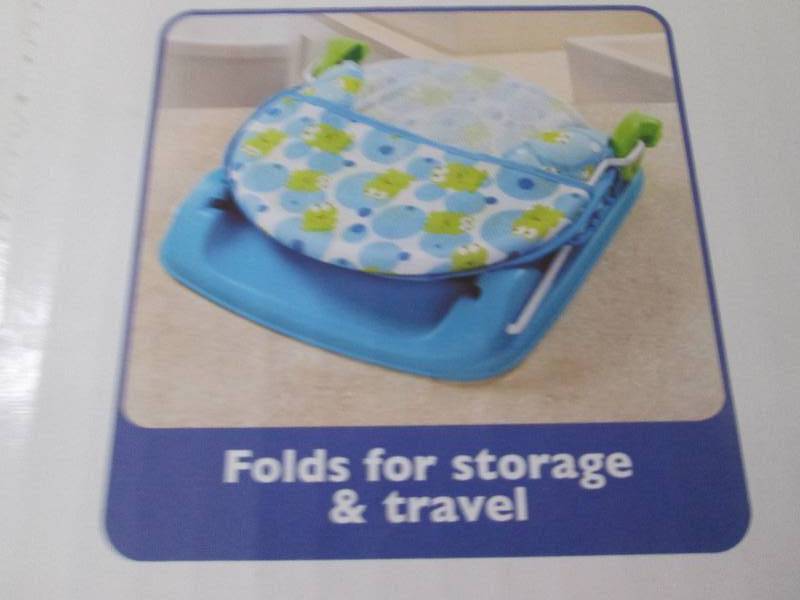 lot 262 image: Deluxe Baby Bather...