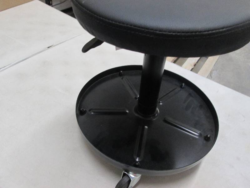 lot 259 image: Mechanics Stool...